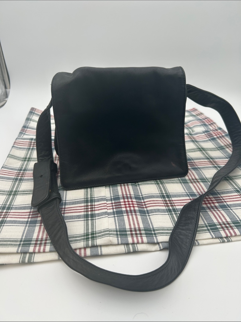 Vintage DKNY soft leather messenger/crossbody bag.